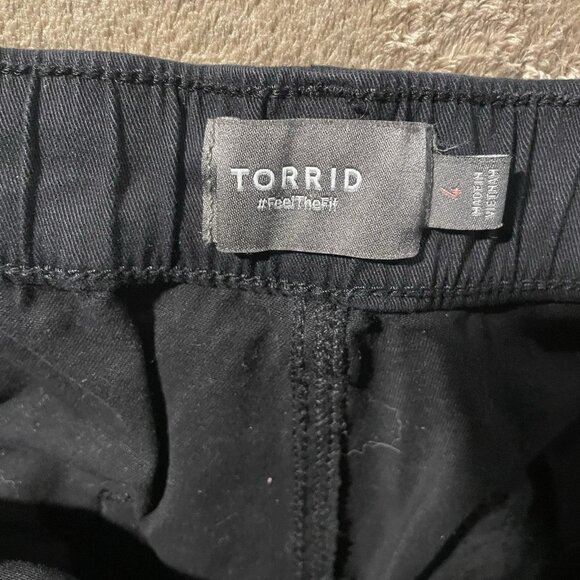 Torrid Pants Women's 4X Plus Black Cropped Capri Stretch Drawstring Casual - Picture 2 of 7